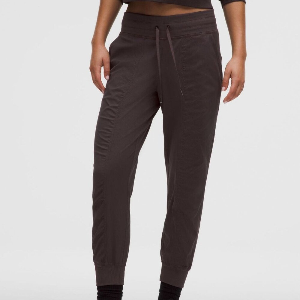 NWT Lululemon Dance Studio Mid-Rise 7/8 Jogger Size 10 in Sequoia